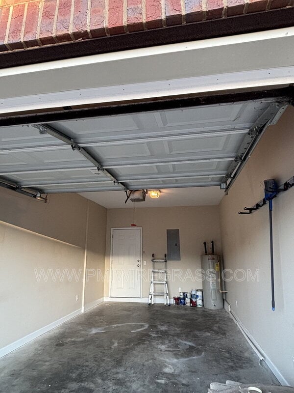 Building Photo - 108 Peregrine Way