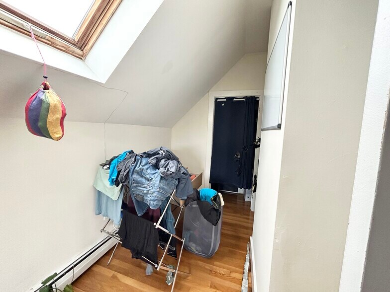 Unit 3 - 72 Calumet St