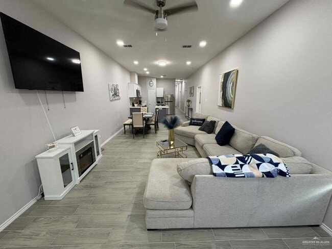 Building Photo - 10 Cassandra St