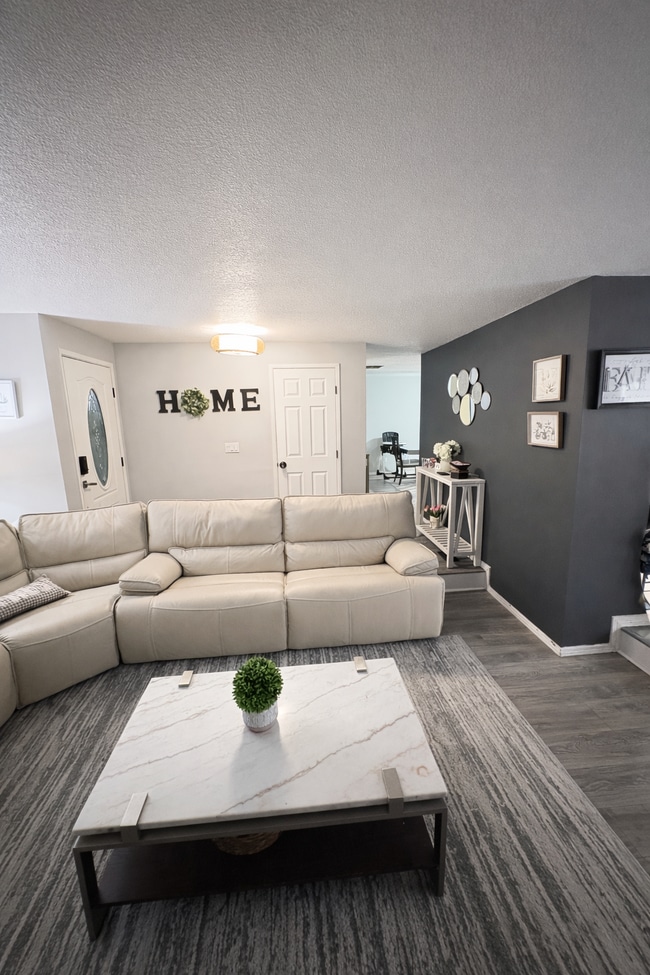 Building Photo - 19315 SW Oak St