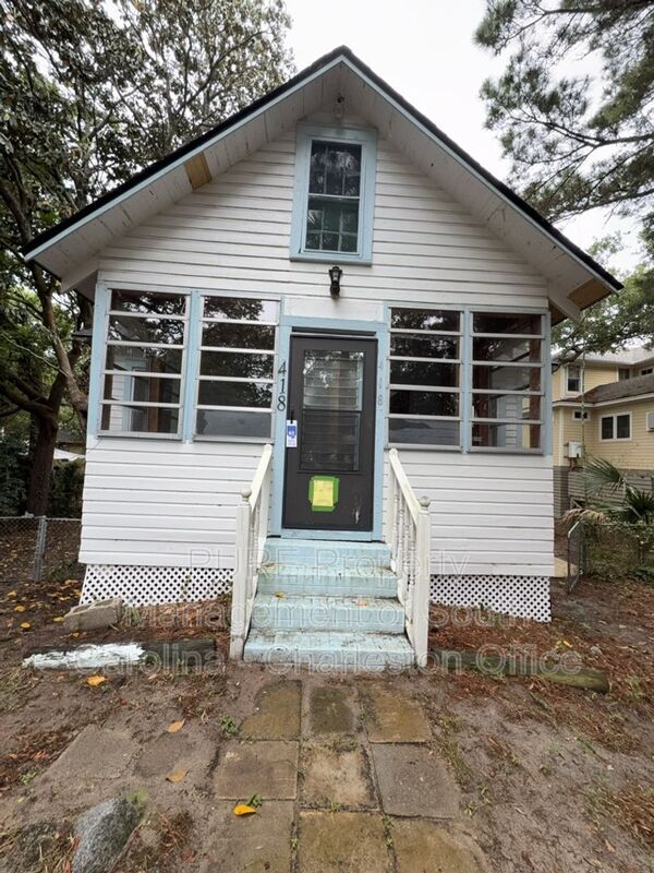 Building Photo - 418 E Cooper Ave