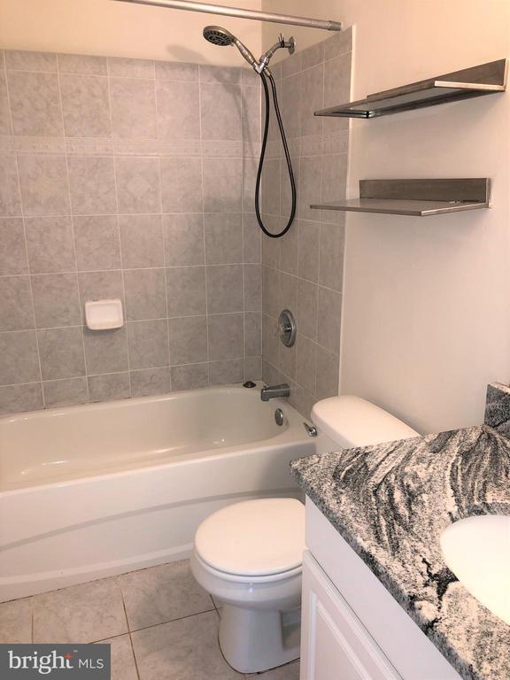 Building Photo - 30 Richards Rd