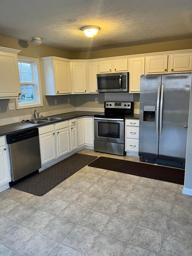 Building Photo - 4405 Lotus Ln