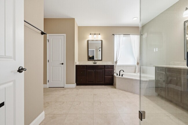 Building Photo - 2348 Cummings Dr