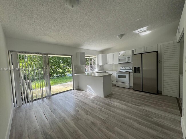 Building Photo - 20424 NW 15th Ave