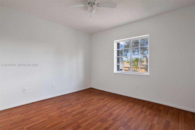 Building Photo - 192 SW 204th Ave
