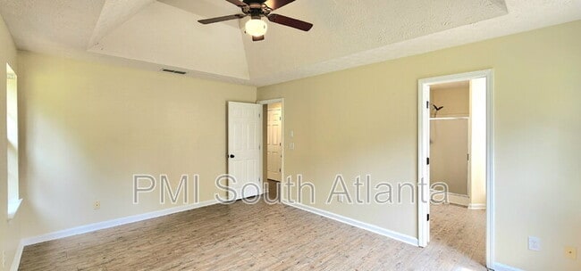 Building Photo - 235 Briarsweet Way