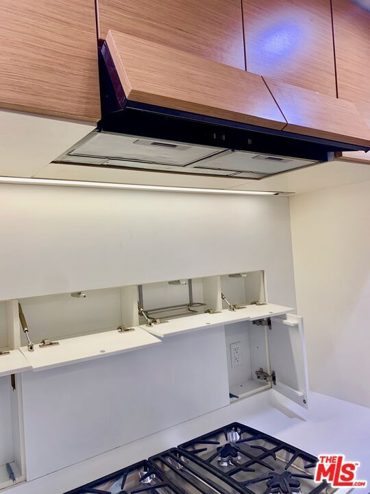 Building Photo - 4189 Vineland Ave