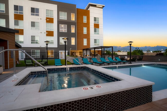 Building Photo - Hyve