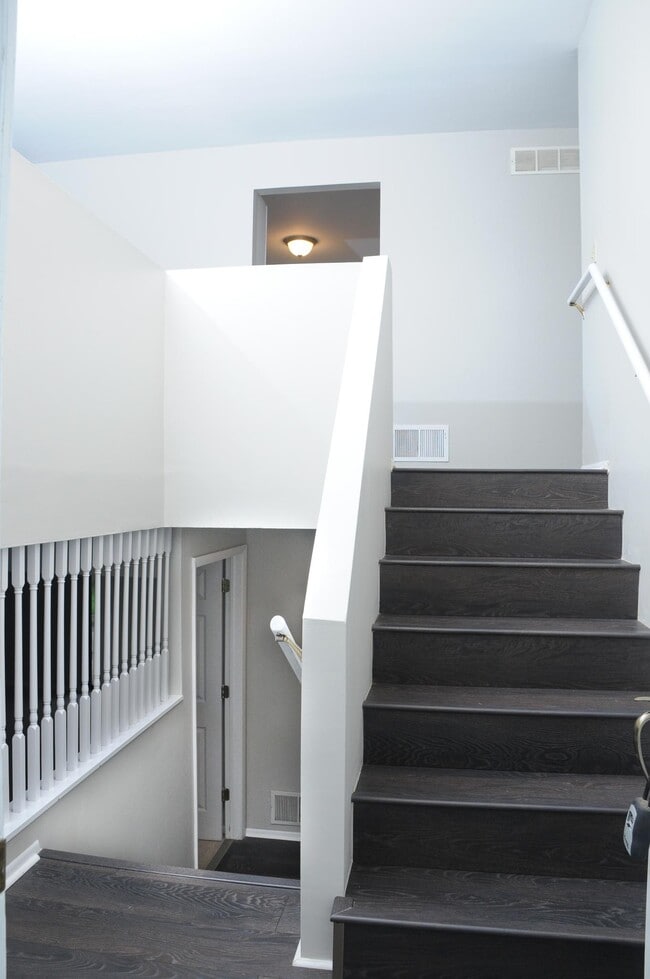 Entry Way - 152 Farm Gate Ln