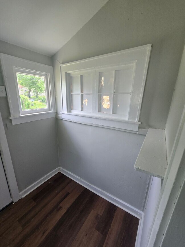 Building Photo - 3 BEDROOM SINGLE FAMILY HOME