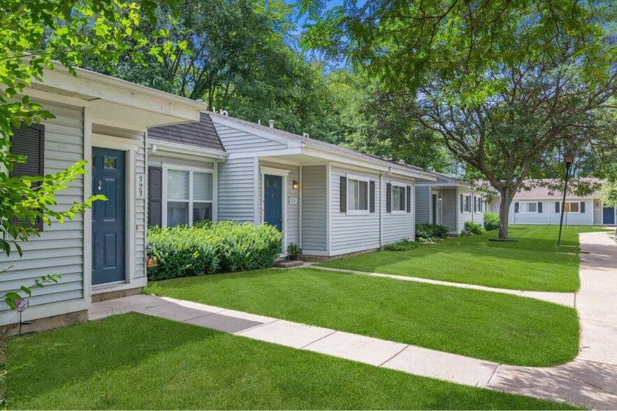 Primary Photo - Parchment Point Townhomes