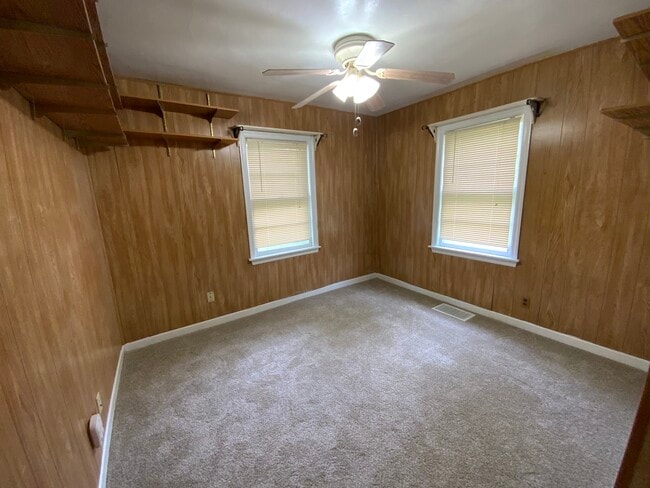 Building Photo - 409 Chester Ave