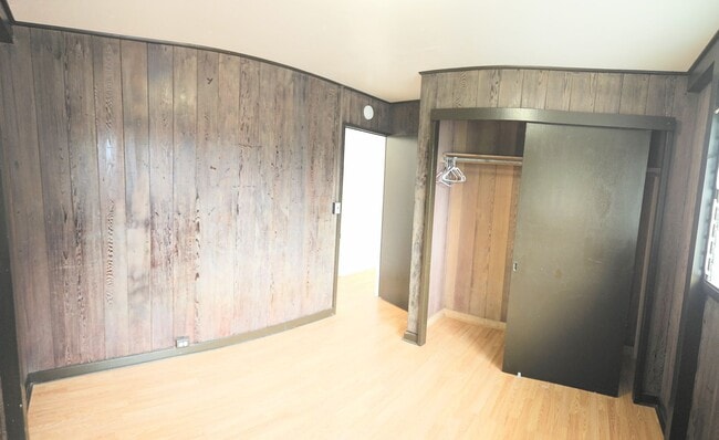 Building Photo - Lower Nuuanu 3 Bedroom 1.5 Bathroom Quiet cul-de-sac Single Family Home with 2 Parking Spaces