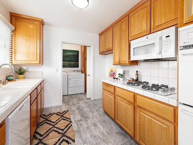 Building Photo - 10746 Cranks Rd