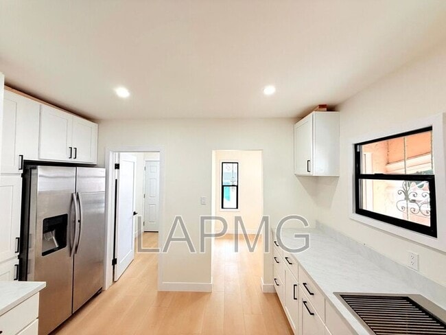 Building Photo - 6130 Whitsett Ave