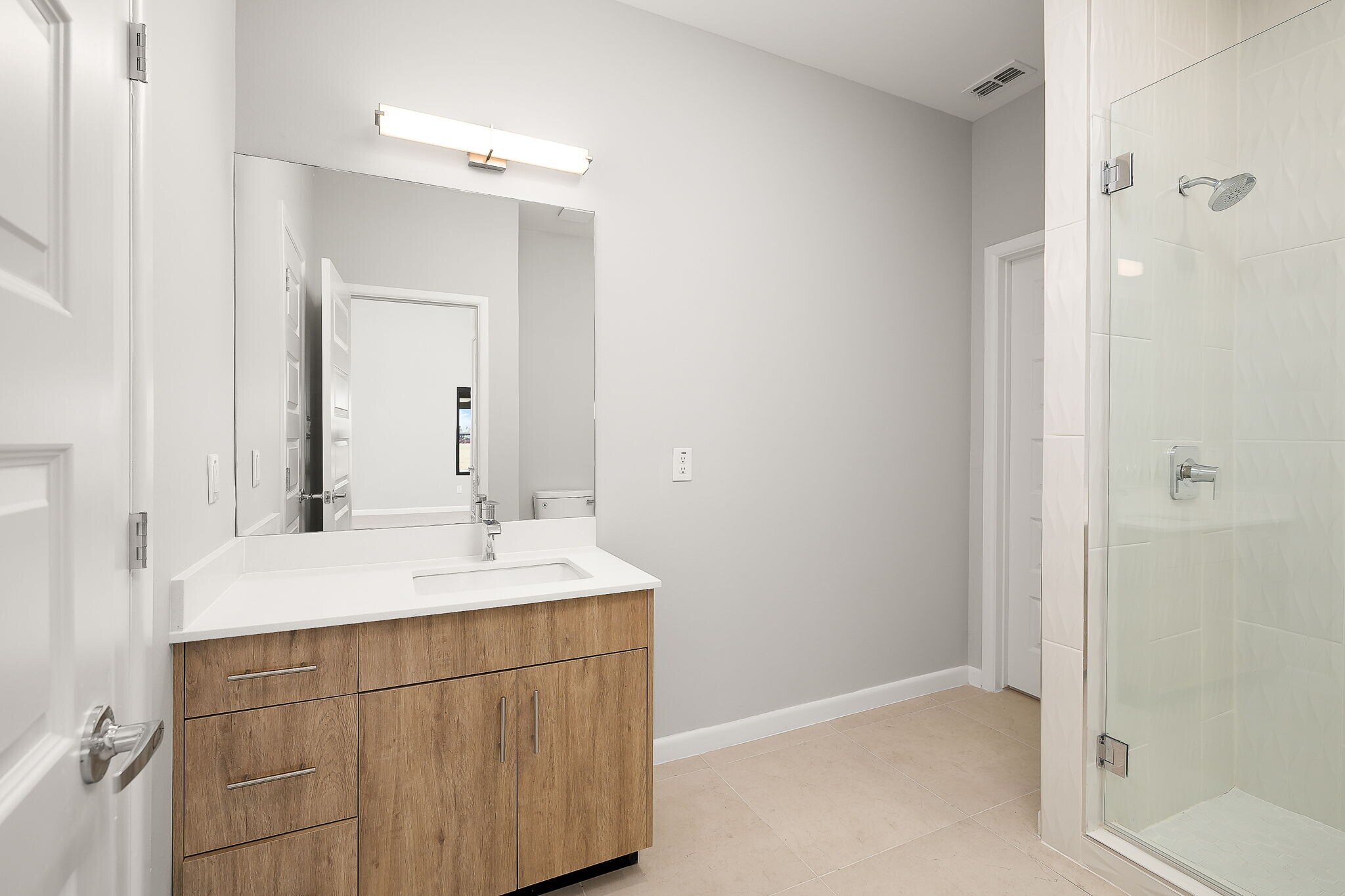 Building Photo - 700 Oriole Rd