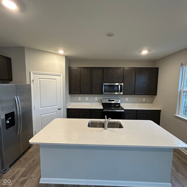 Building Photo - 1913 Downey Ln