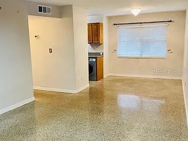 Building Photo - 212 S Church Ave