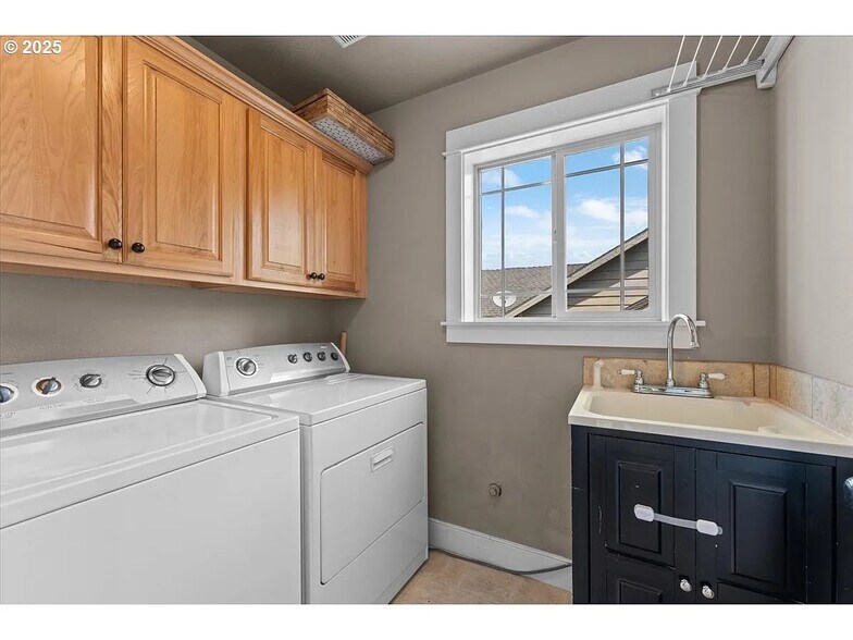 Building Photo - 7444 SE 114th Ave