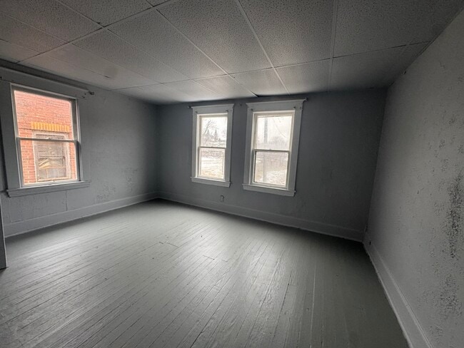 Building Photo - 719 Steel St