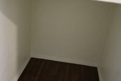 other side frntrm clo - 1014 Newport Ave