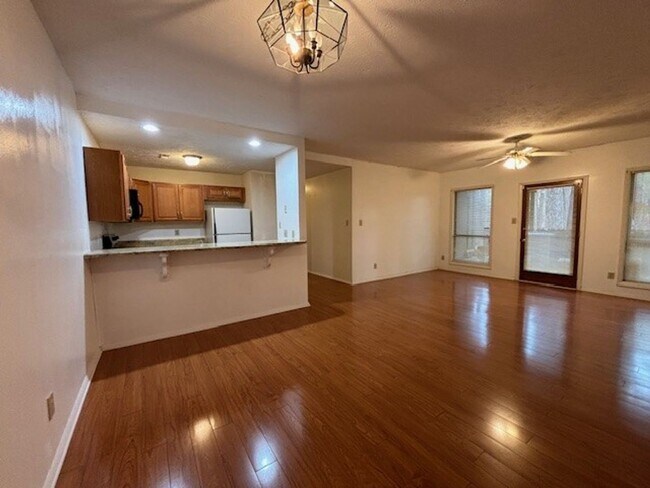 Building Photo - Briarcliffe Condos (rc)