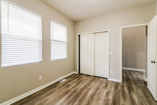 Building Photo - 8818 Jefferson Dr