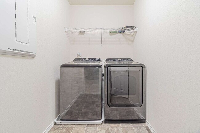 Building Photo - Energy-Efficient Two-Story Home in Northside ISD – 1 MONTH FREE RENT!