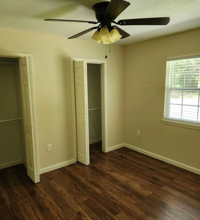 Building Photo - 2018 FM 1486 Rd