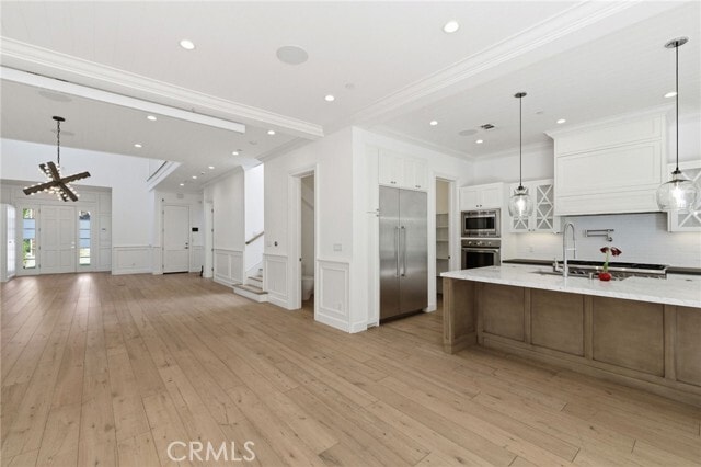 Building Photo - 1405 Oak Ave