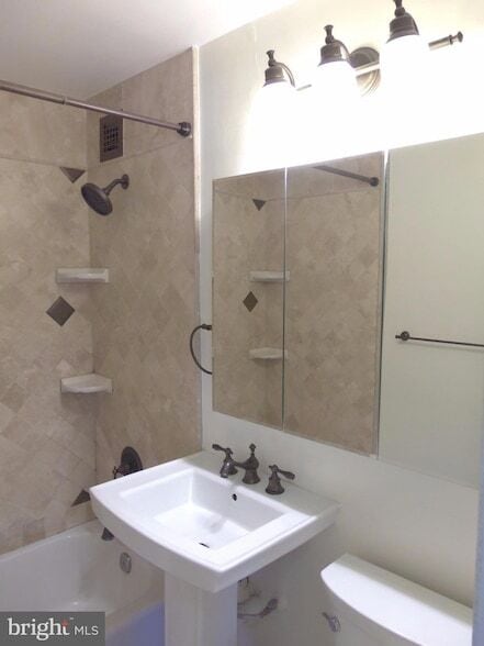 Building Photo - 1021 Arlington Blvd