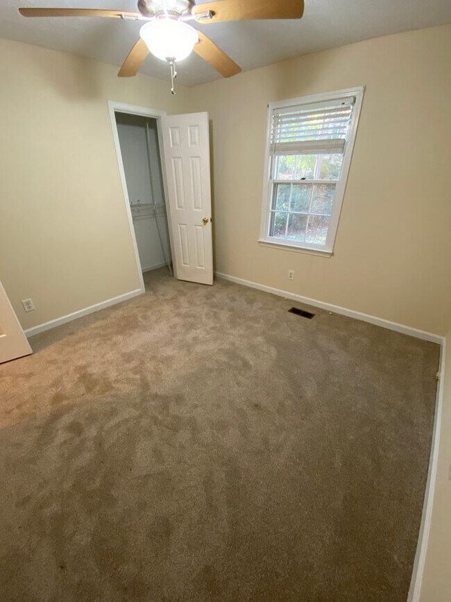 Building Photo - Watkinsville Gem! Cul-de-Sac + Creek Frontage in Cedar Hills - Available Now!