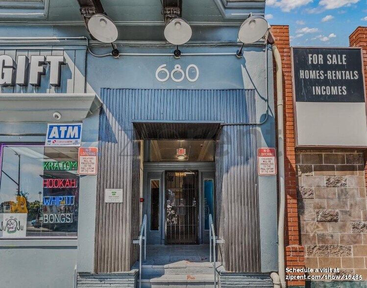 Building Photo - Unit 411