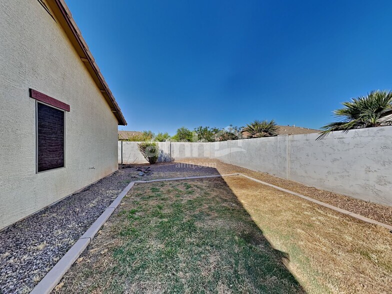 Building Photo - 3862 S Stallion Dr