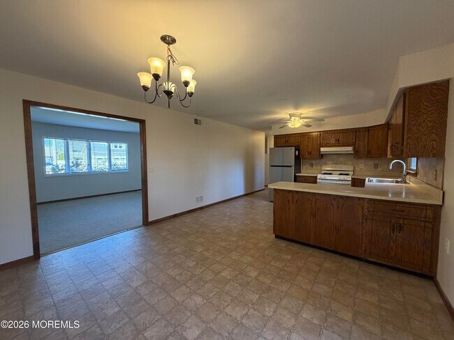 Building Photo - 1310 George St