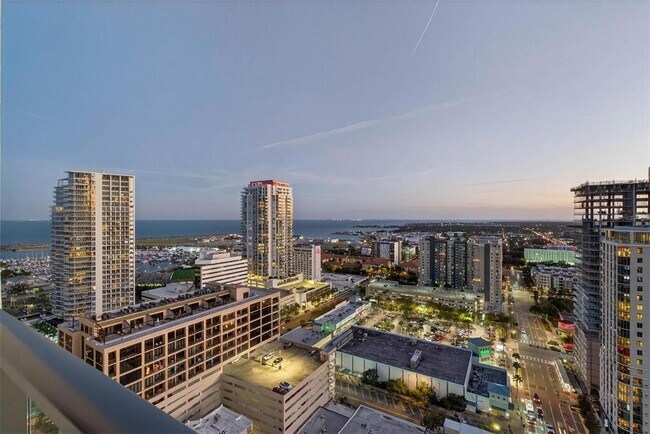 Building Photo - 275 1st Ave S