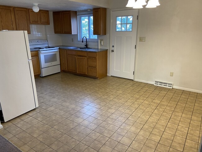 Building Photo - 1244-1250 Cliffside Street