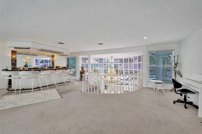 Building Photo - 2889 NE 35th St