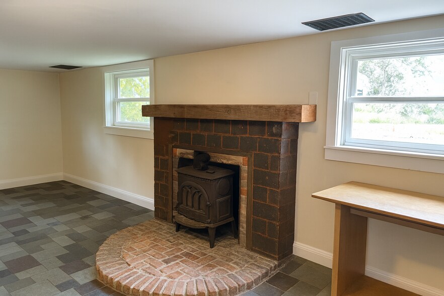 Building Photo - 362 Springtown Rd