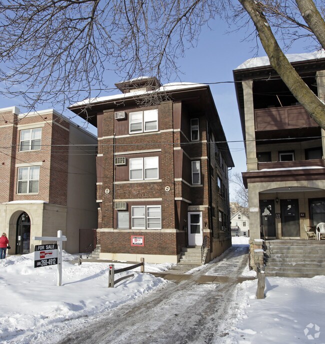 Primary Photo - 528-530 W Washington Ave