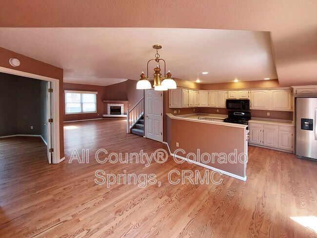 Building Photo - 6568 Foxdale Cir