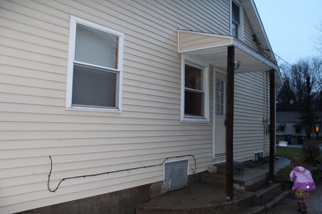 Building Photo - 1519 Baker Dr