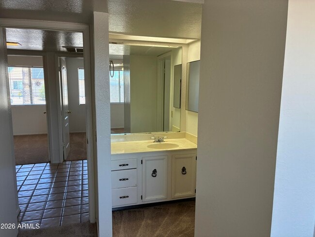 Building Photo - 5915 W Tierra Buena Ln