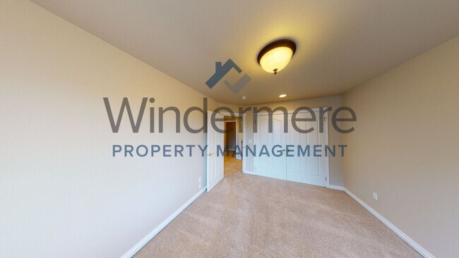 Building Photo - 1827 SE Bliss Ln