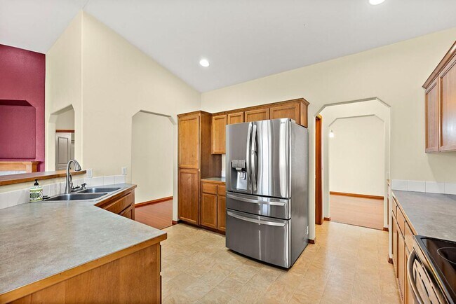 Building Photo - Beautiful Single-Story Olympia Home with Dog Wash, Garden Beds & Thoughtful Layout