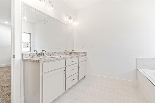 Building Photo - 7004 SW Basswood Ave