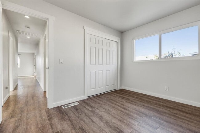 Building Photo - December MOVE IN SPECIAL $500 Off First Months Rent!