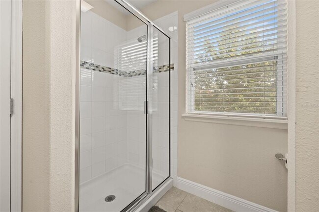 Building Photo - 5373 Oakbourne Ave