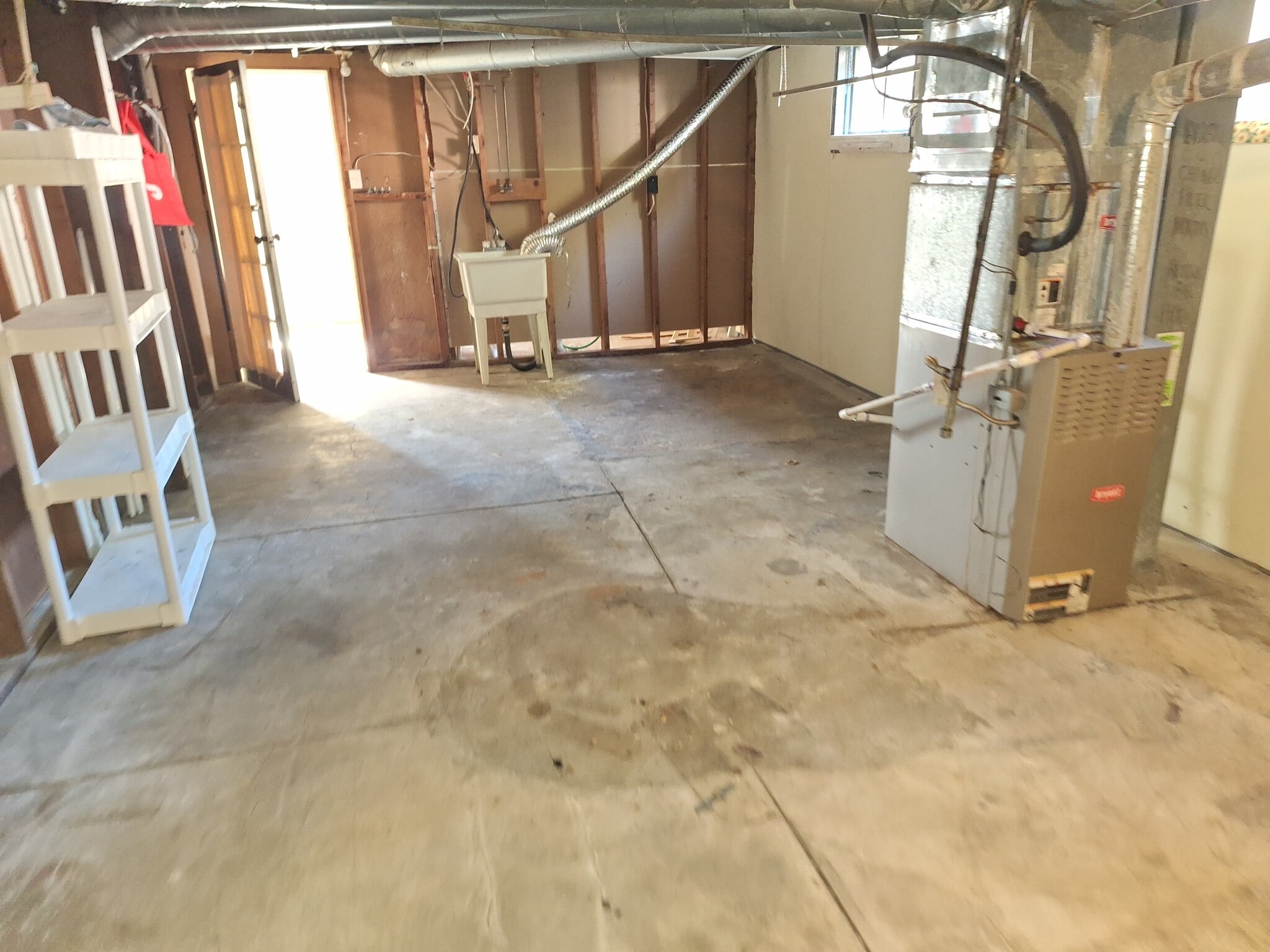 Basement utility room - 2908 Wurtele Ave